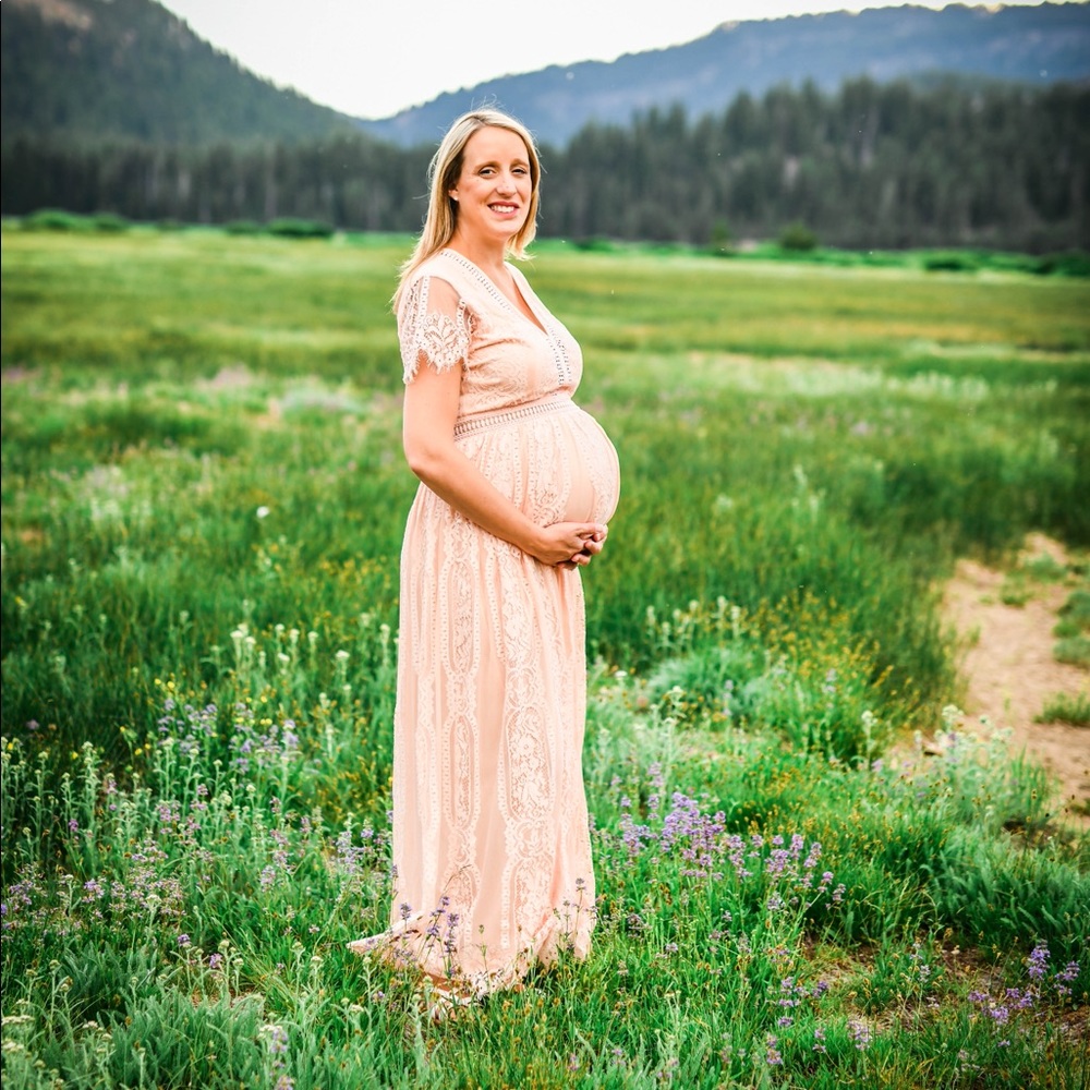 Maternity… or not beautiful lace dress!